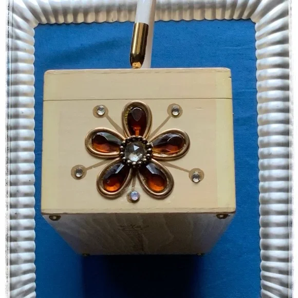 Vintage Enid Collin’s wooden box bag. - Picture 3 of 8